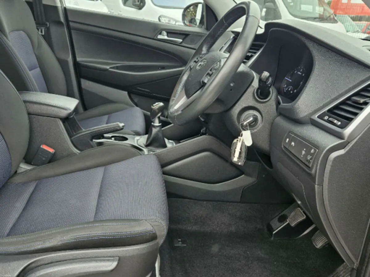 Hyundai Tucson 1.7 DIESEL - Image 4