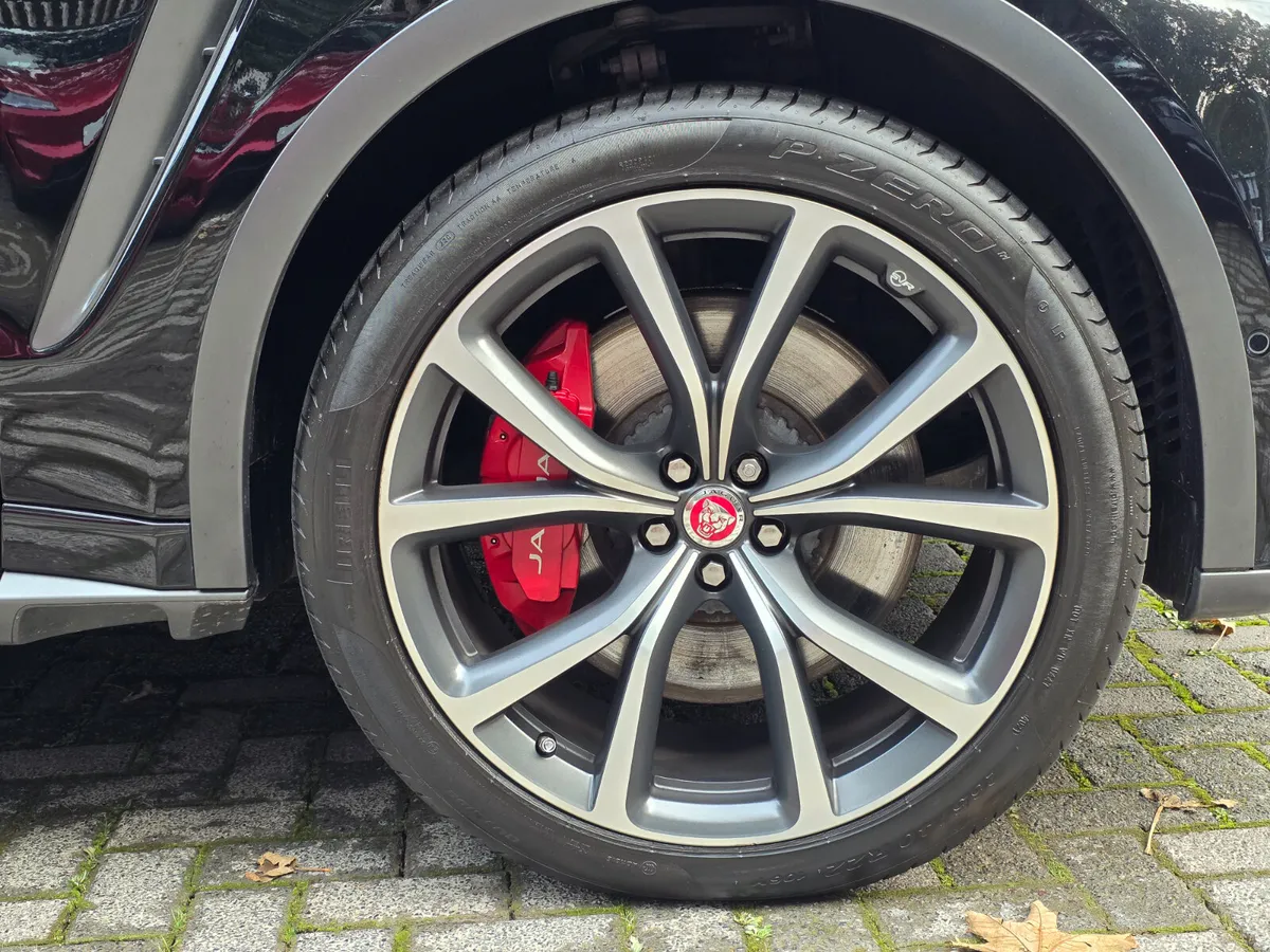 2019 JAGUAR F PACE 5.0 SVR S/C 550 BHP AUTO. - Image 5