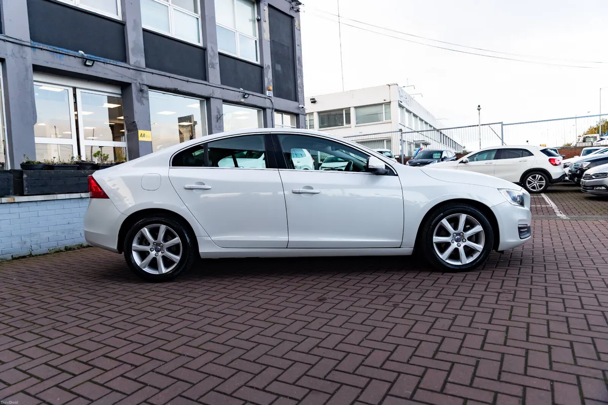 2.0D4 SE LUXURY EDITION 4DR SALOON AUTOMATIC // 1 - Image 2