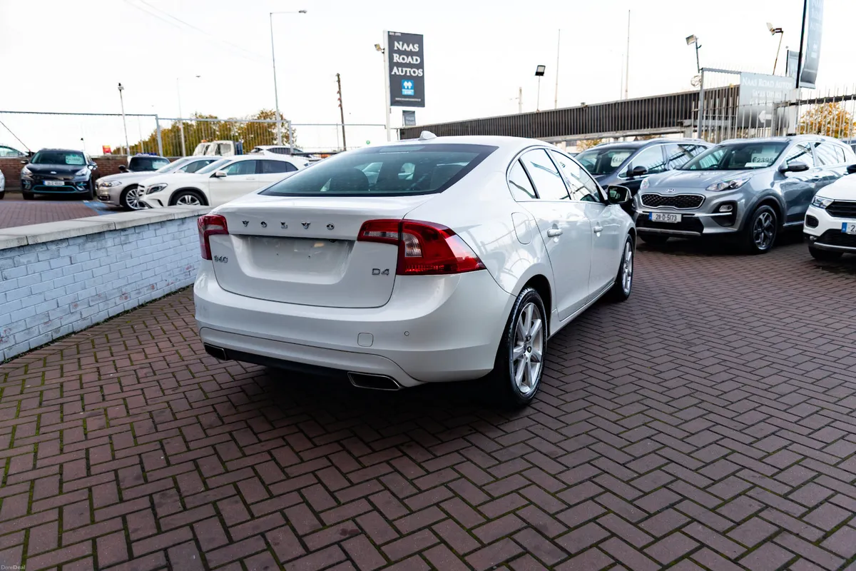 2.0D4 SE LUXURY EDITION 4DR SALOON AUTOMATIC // 1 - Image 3