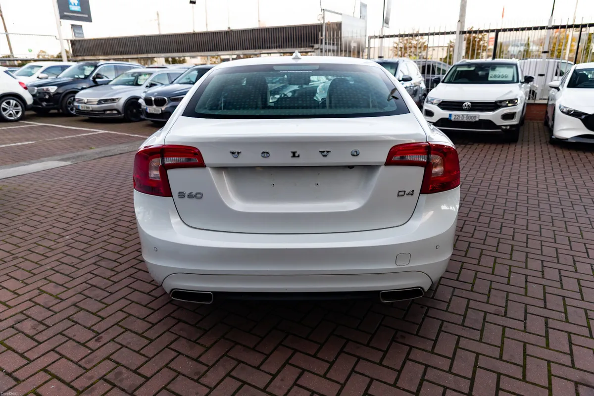 2.0D4 SE LUXURY EDITION 4DR SALOON AUTOMATIC // 1 - Image 4