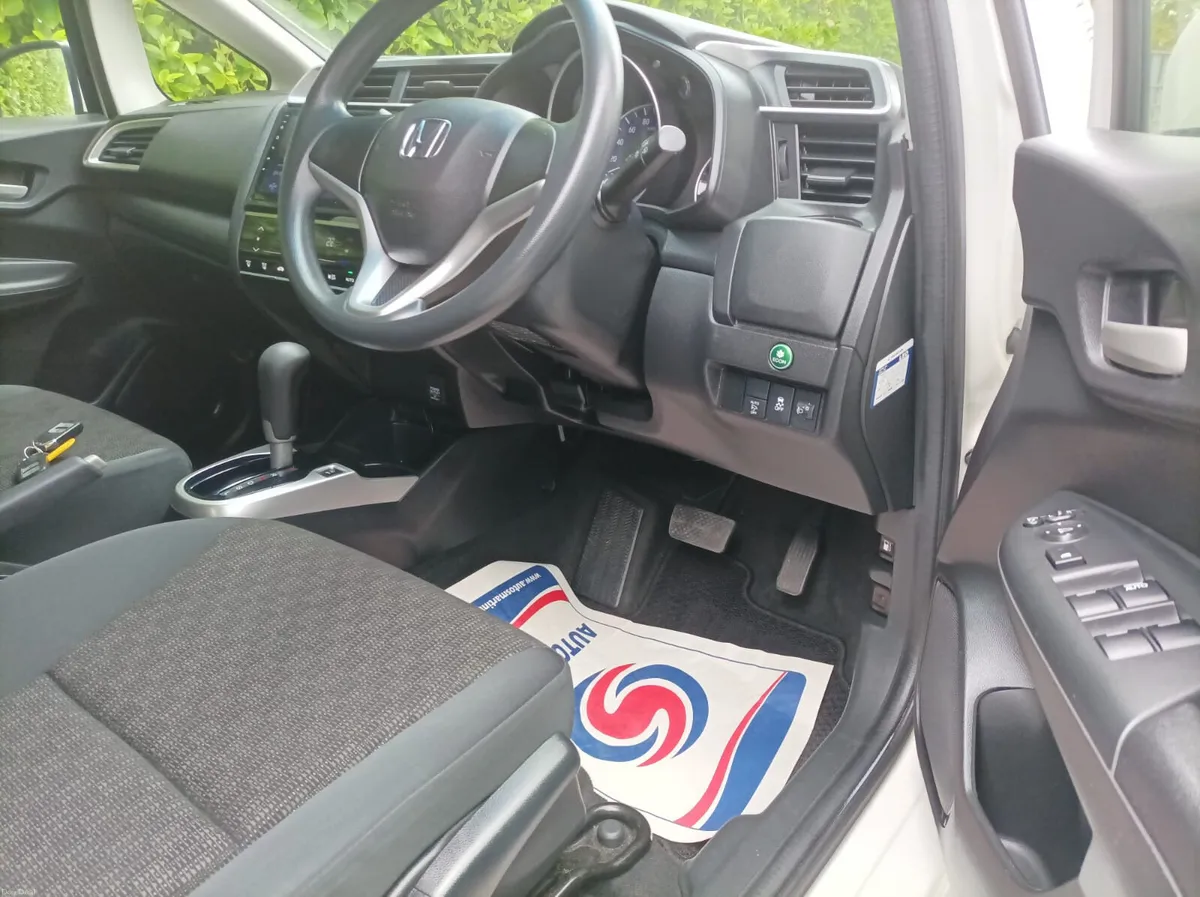 Honda Jazz 1.3 Automatic, 2016 - Image 3