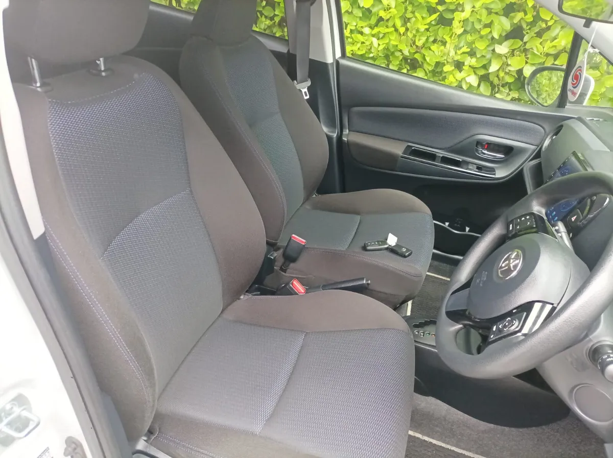 Toyota Yaris 1.3 Automatic, 2016 - Image 4