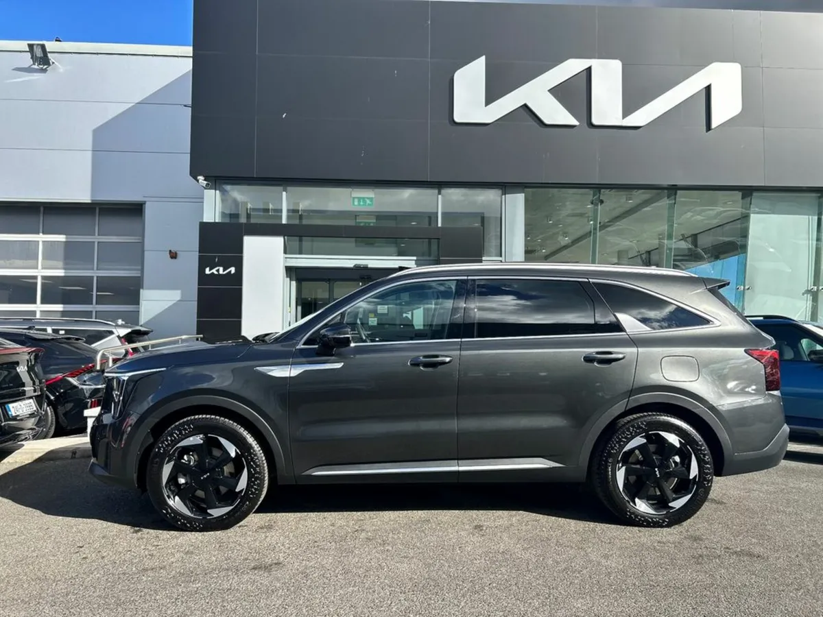 Kia Sorento 1.6 Plug In Hybrid PE (7 Seater ) - Image 3