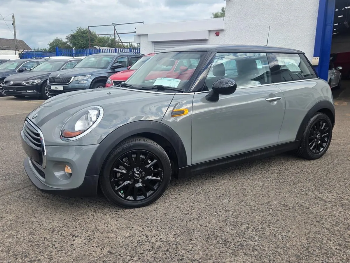 Mini Cooper 1.5 - Image 2