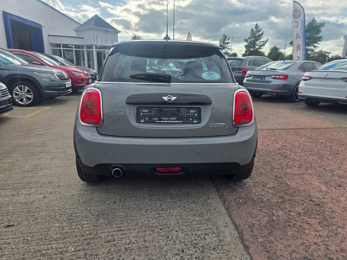 Mini Cooper 1.5 - Image 4