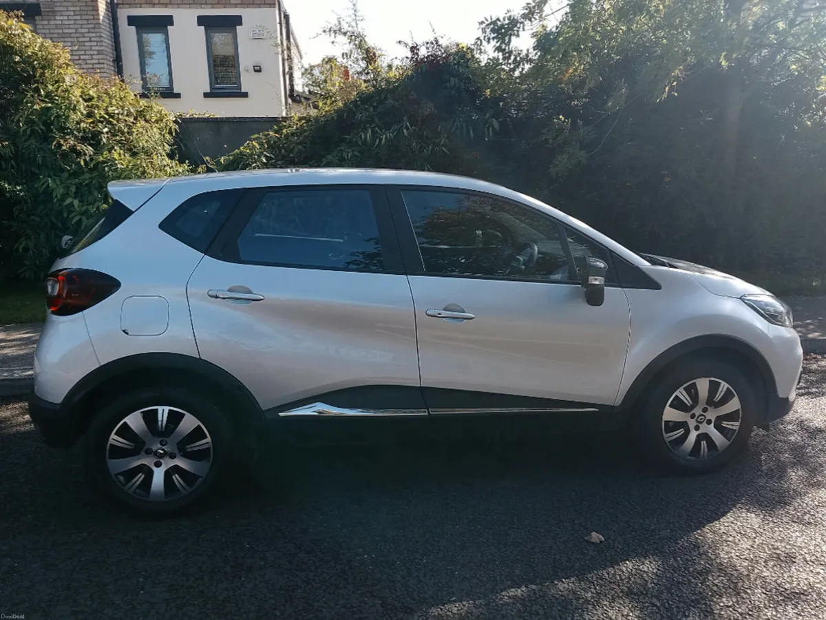 Renault Captur Play DCI 90 MY18 5DR - Image 2