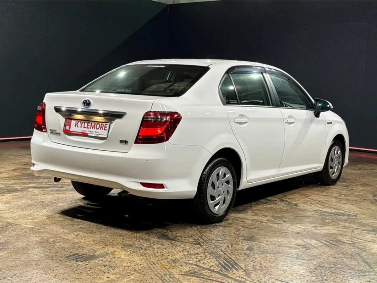 Toyota Corolla HYBRID 1.5L AUTOMATIC - REVERSE CAM - Image 3