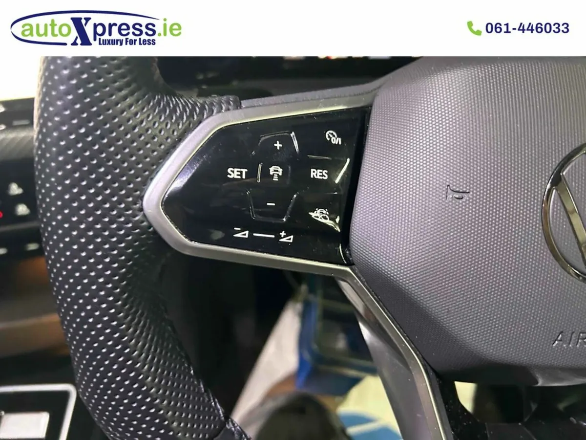 Volkswagen Golf ETSI R-Line Platinum Edition, Auto - Image 4