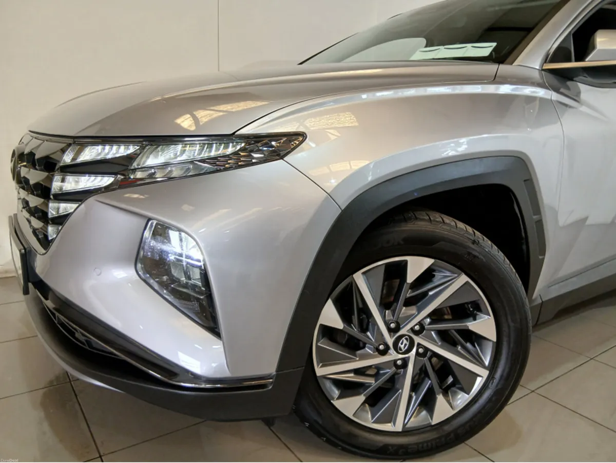 Hyundai Tucson EXECUTIVE PLUS DIESEL  5DR - Image 4