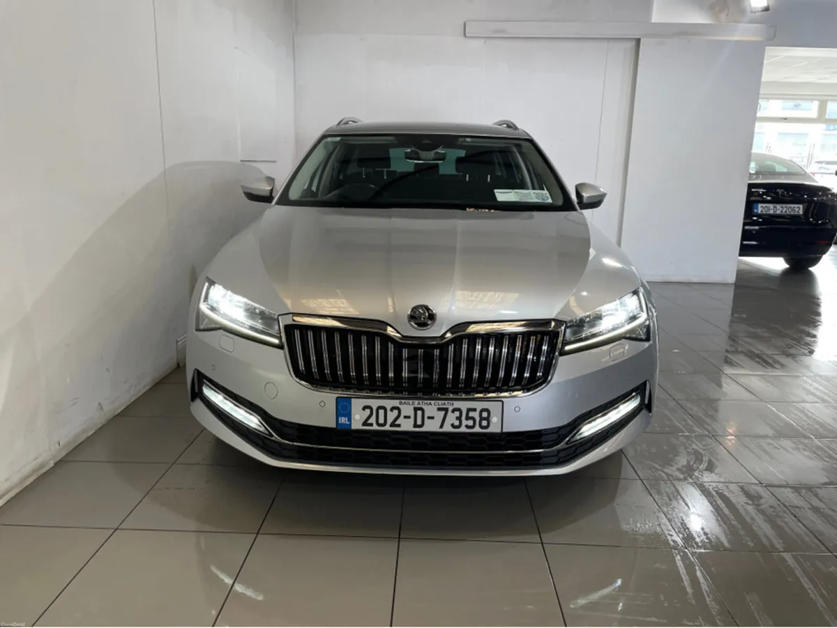 Skoda Superb STYLE 1.6 TDI 120HP AUTOMATIC ESTATE - Image 2