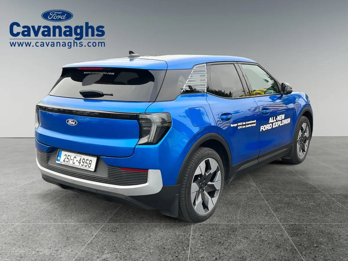 2025 FORDEXPLORER PREMIUM 77KWH EXTENDED RANGE RWD - Image 4