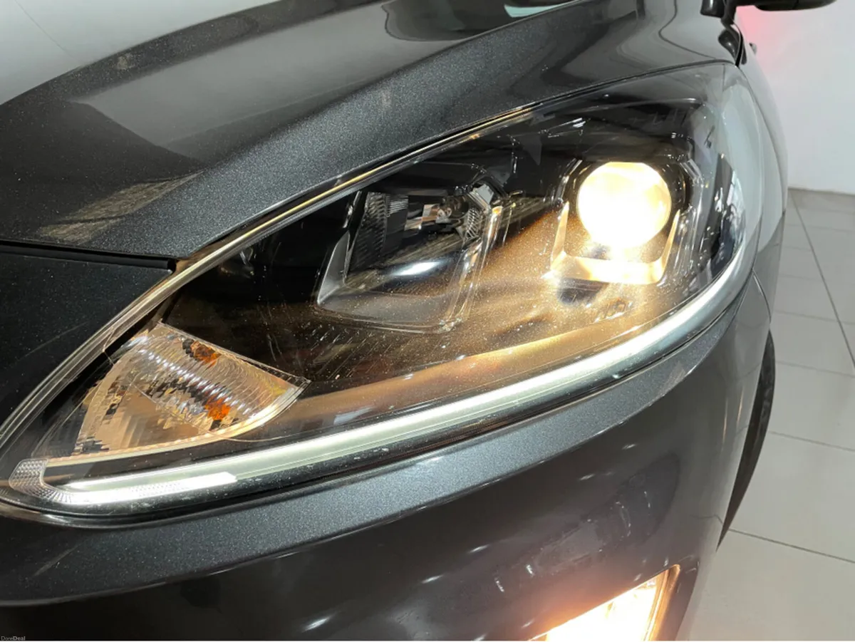 Ford Kuga TITANIUM 2.5 AUTOMATIC HYBRID - Image 4