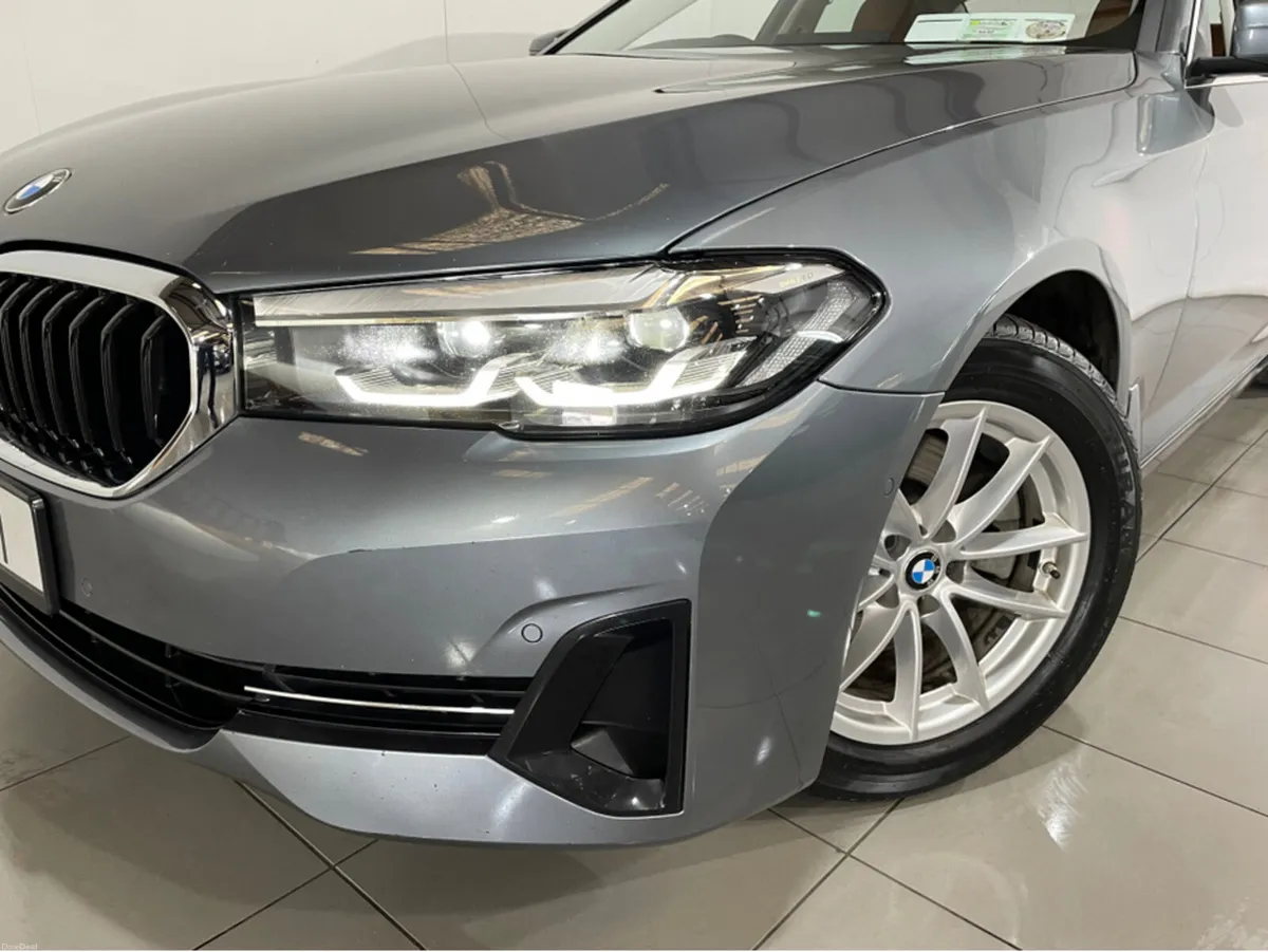 BMW 5-Series DIESEL AUTO TAN LEATHER + REAR CAMERA - Image 3