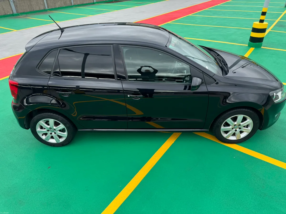 141 VW POLO 1.2 Auto VERY LOW MILEAGE - Image 4