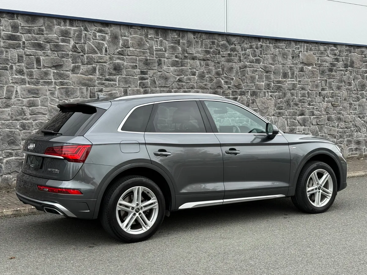 2024 Audi Q5 S Line 2.0 50tfsi E Quattro FSH - Image 3