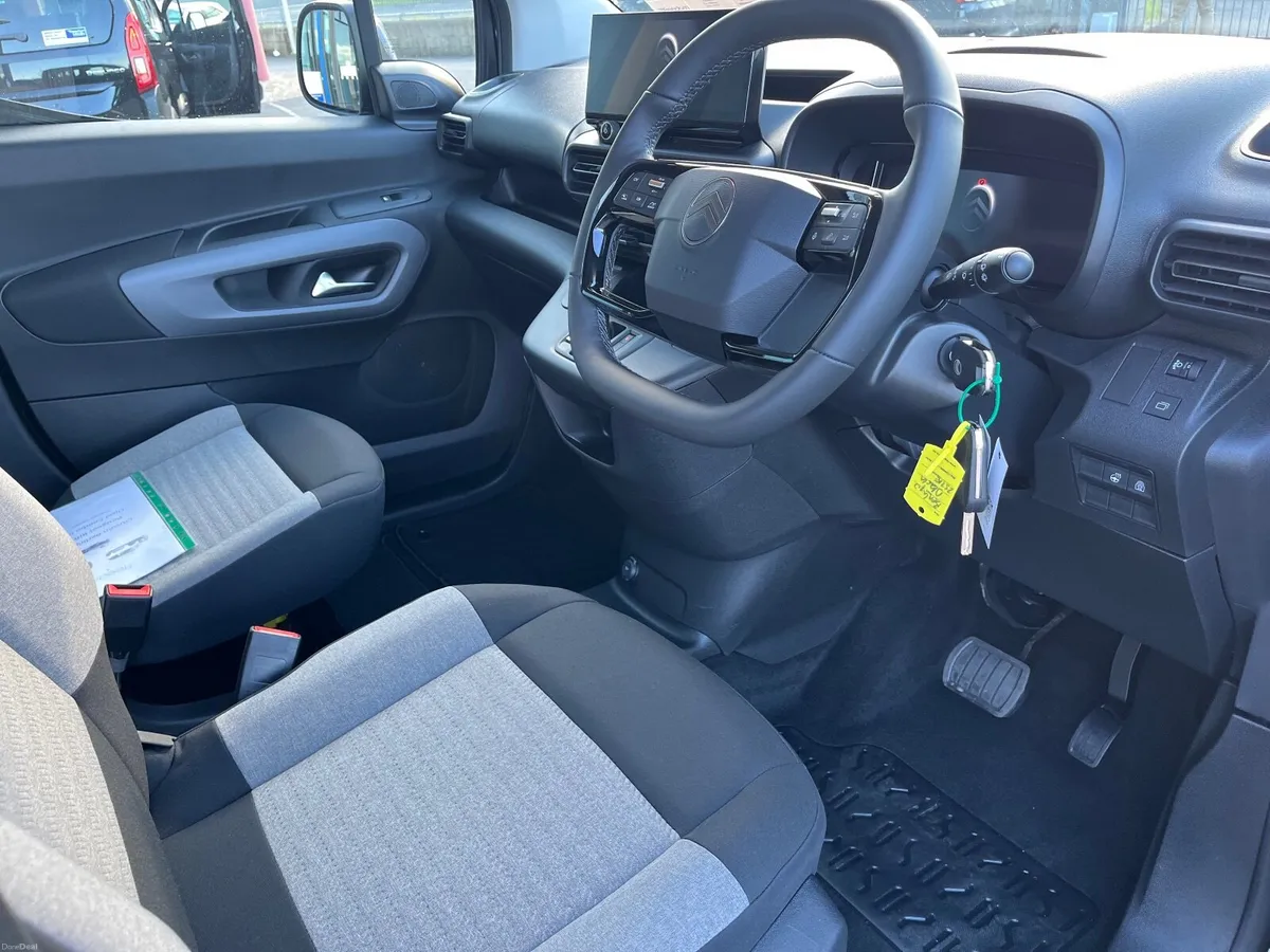Citroen Berlingo 2023, Auto, 7 Seat, Taxi Spec,WAV - Image 4