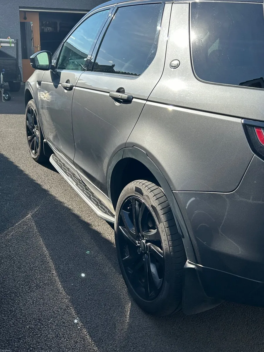 Land Rover Discovery Sport 2018 - Image 3