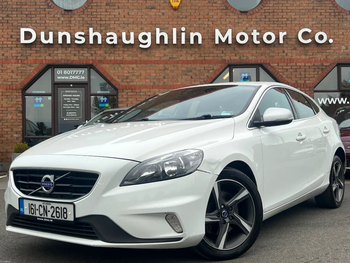 Volvo V40 2.0 D2 R-DESIGN 5DR *HIGH SPEC* - Image 1
