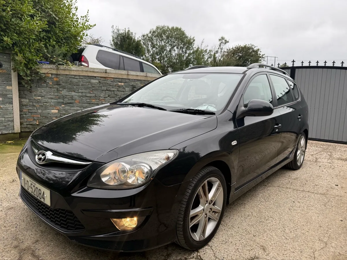 2011 Hyudai i30 estate New Nct - Image 2