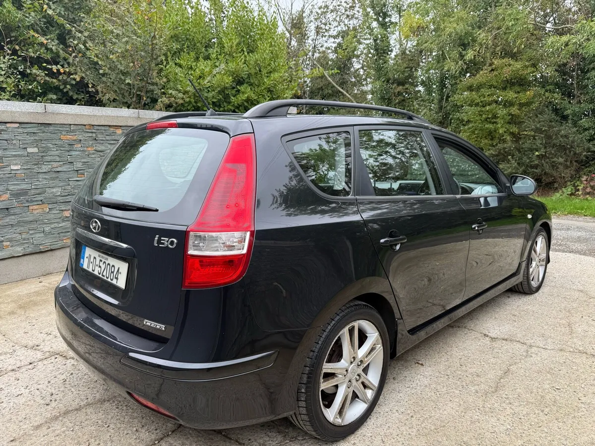 2011 Hyudai i30 estate New Nct - Image 3