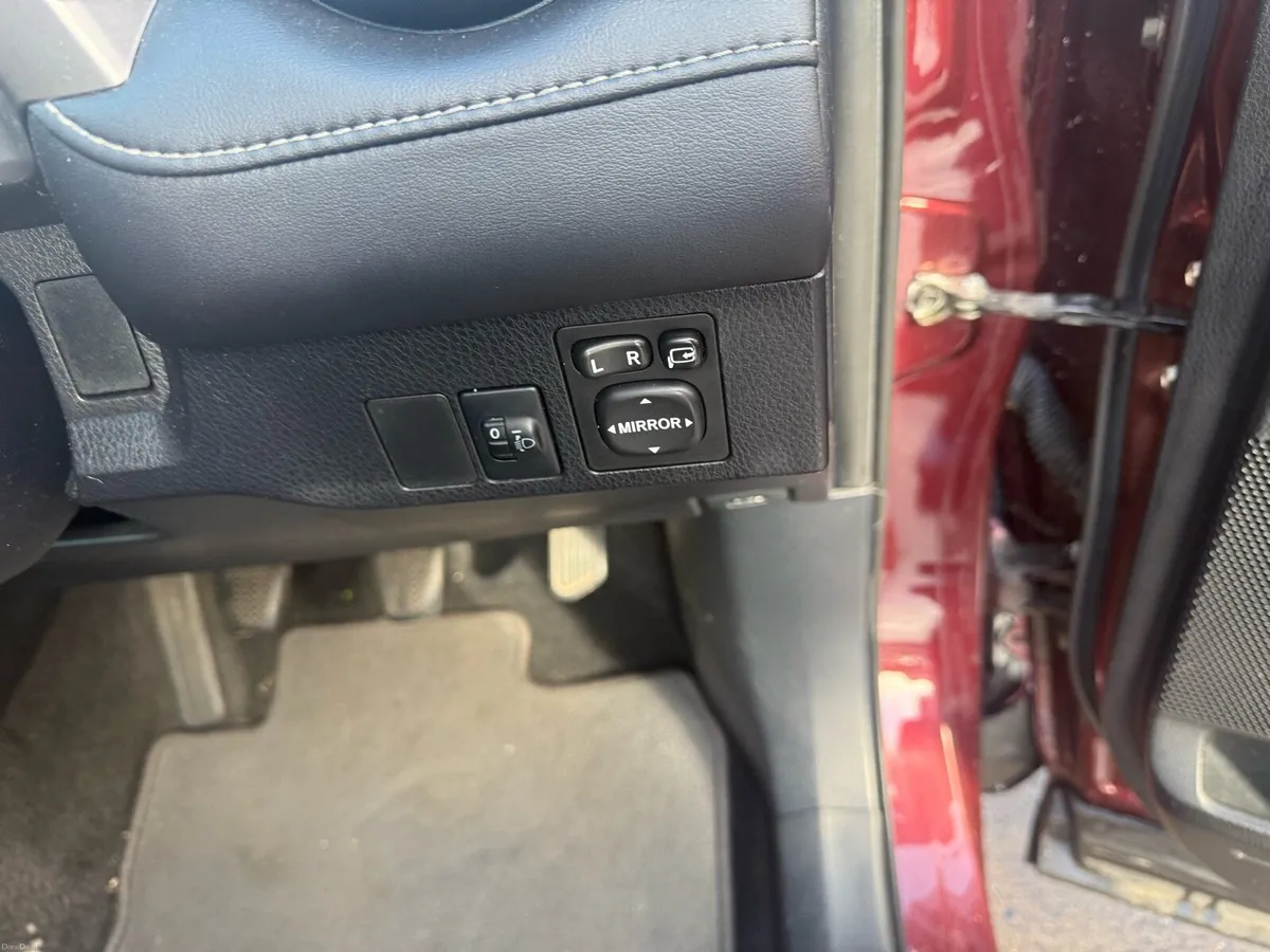 TOYOTA RAV4 - Image 4