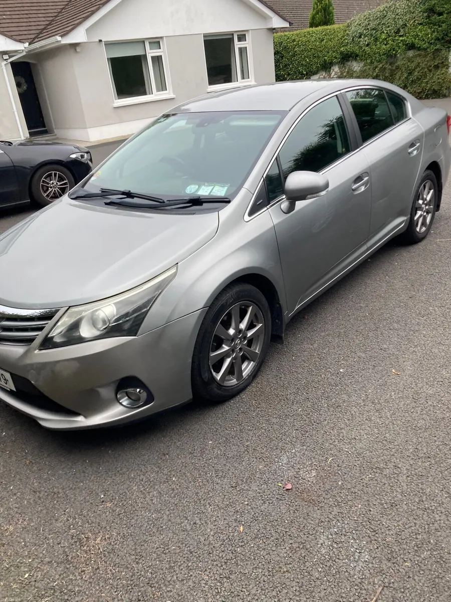 Toyota Avensis 2012 - Image 2