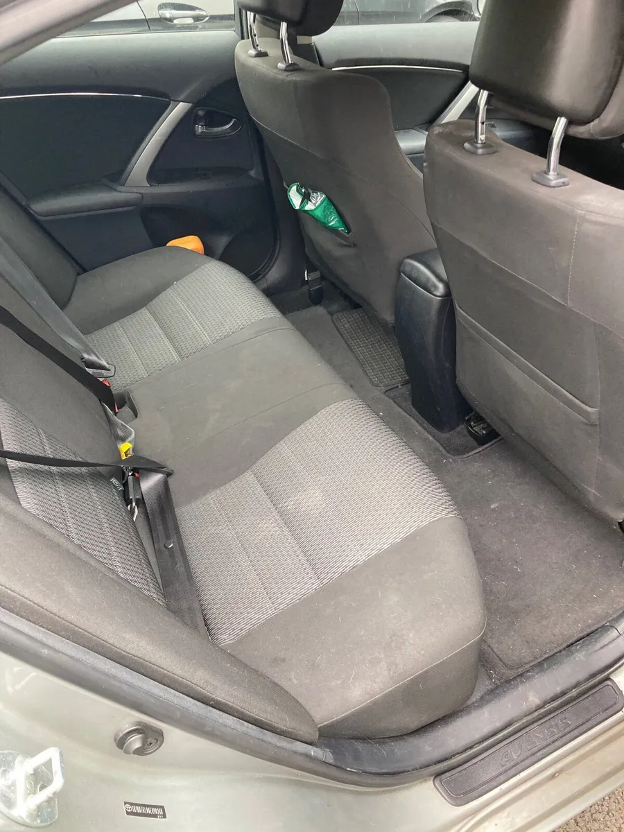 Toyota Avensis 2012 - Image 4