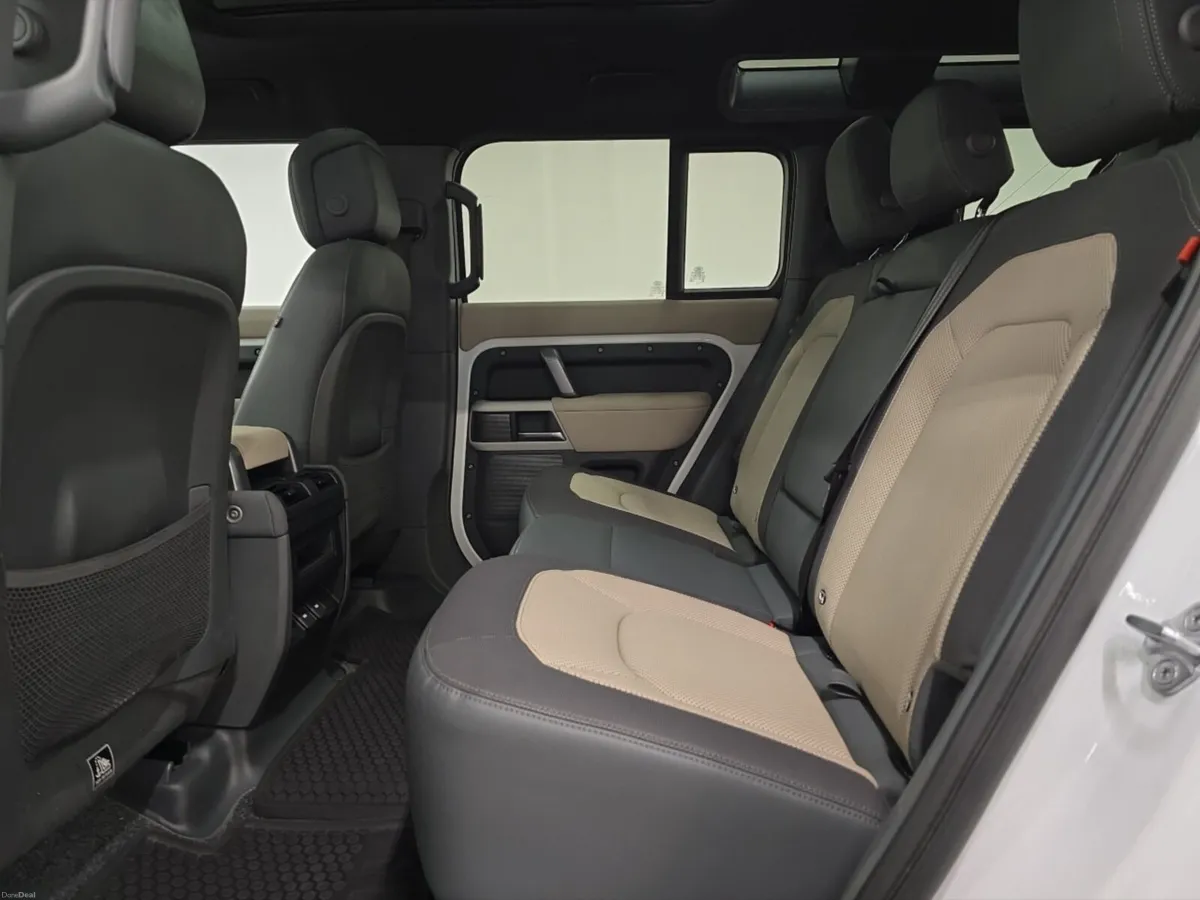Land Rover Defender Diesel Estate X-Dynamic HSE - Image 4