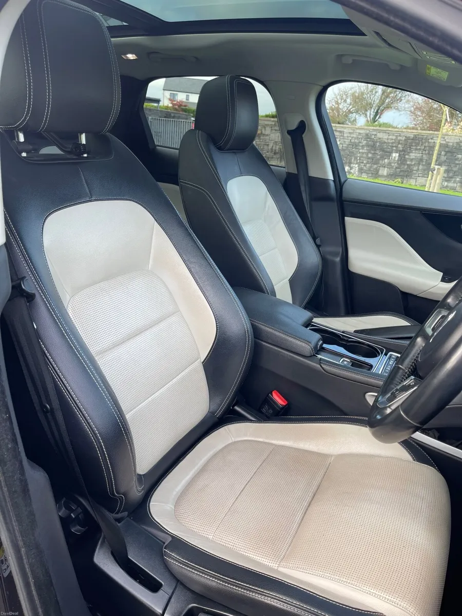 Jaguar F-Pace (New engine) 2017 - Image 4