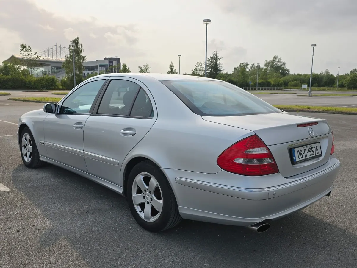 Mercedes Benz E280 - Image 4