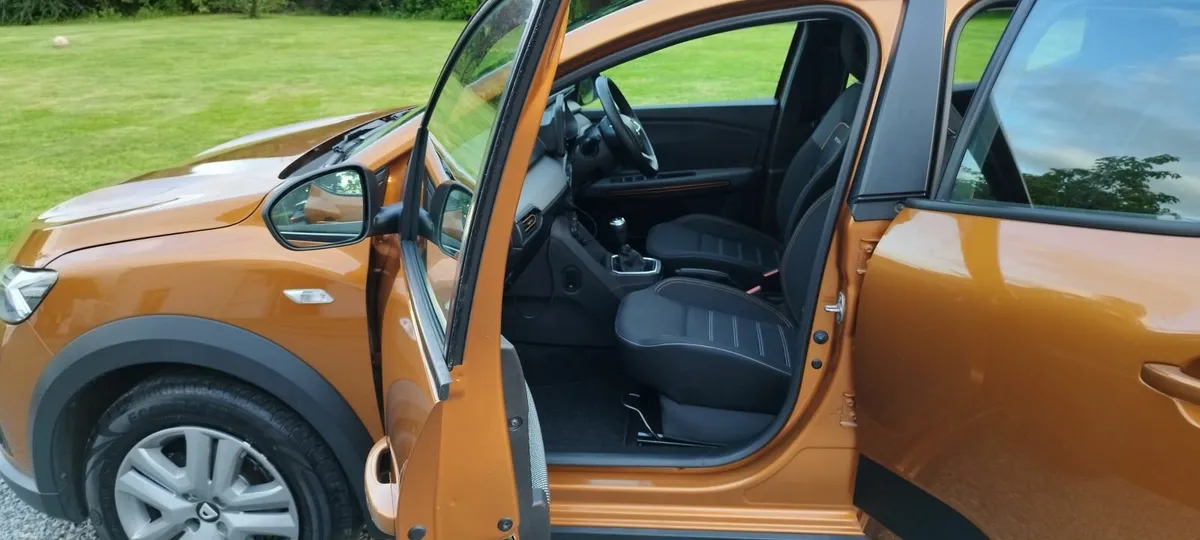 Dacia Sandero Stepway 2021 - Image 2