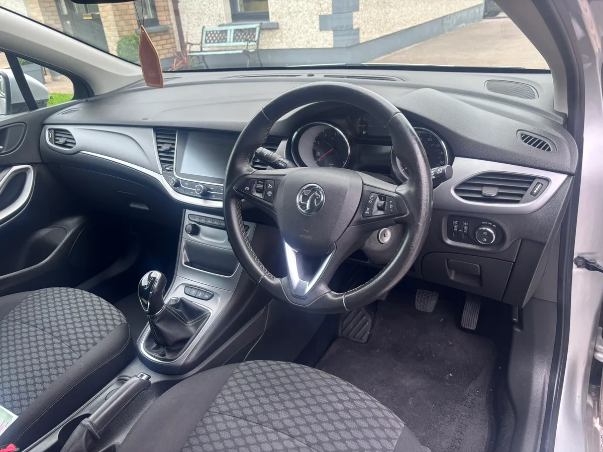 Vauxhall Astra 1.6 CDTI - Image 5