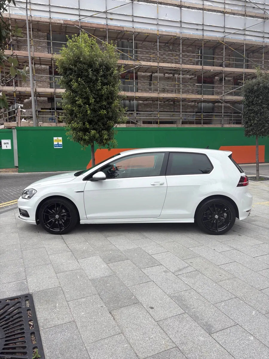 VW Golf Mk7 R-Line (Full Spec) - Image 4