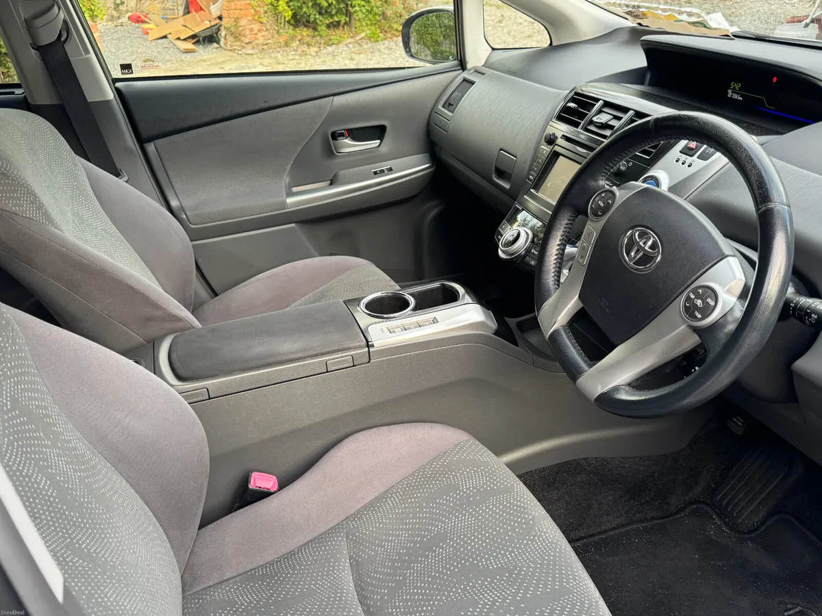 2014 Toyota Prius 1.8 Hybrid 7 Seater - Image 3