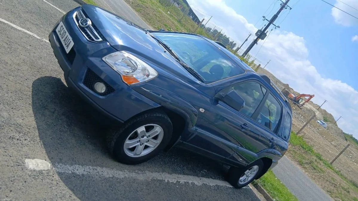 2010 Kia Sportage 4x4 low miles - Image 2