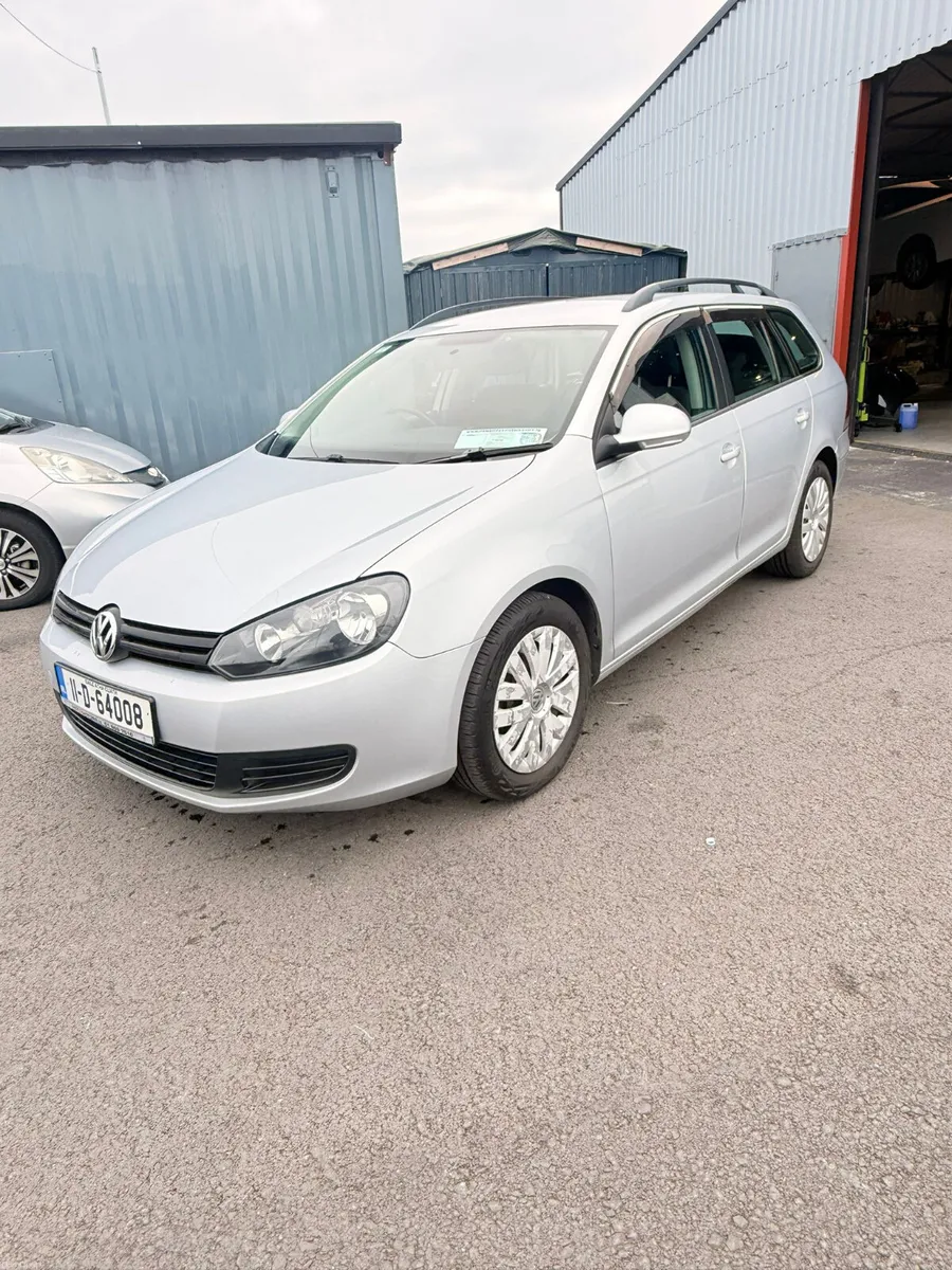 Volkswagen Golf 2011 - Image 2