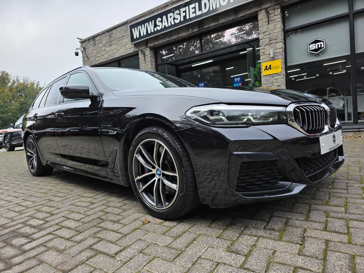 2021 BMW 530E M-SPORT AUTO TOURING . - Image 3
