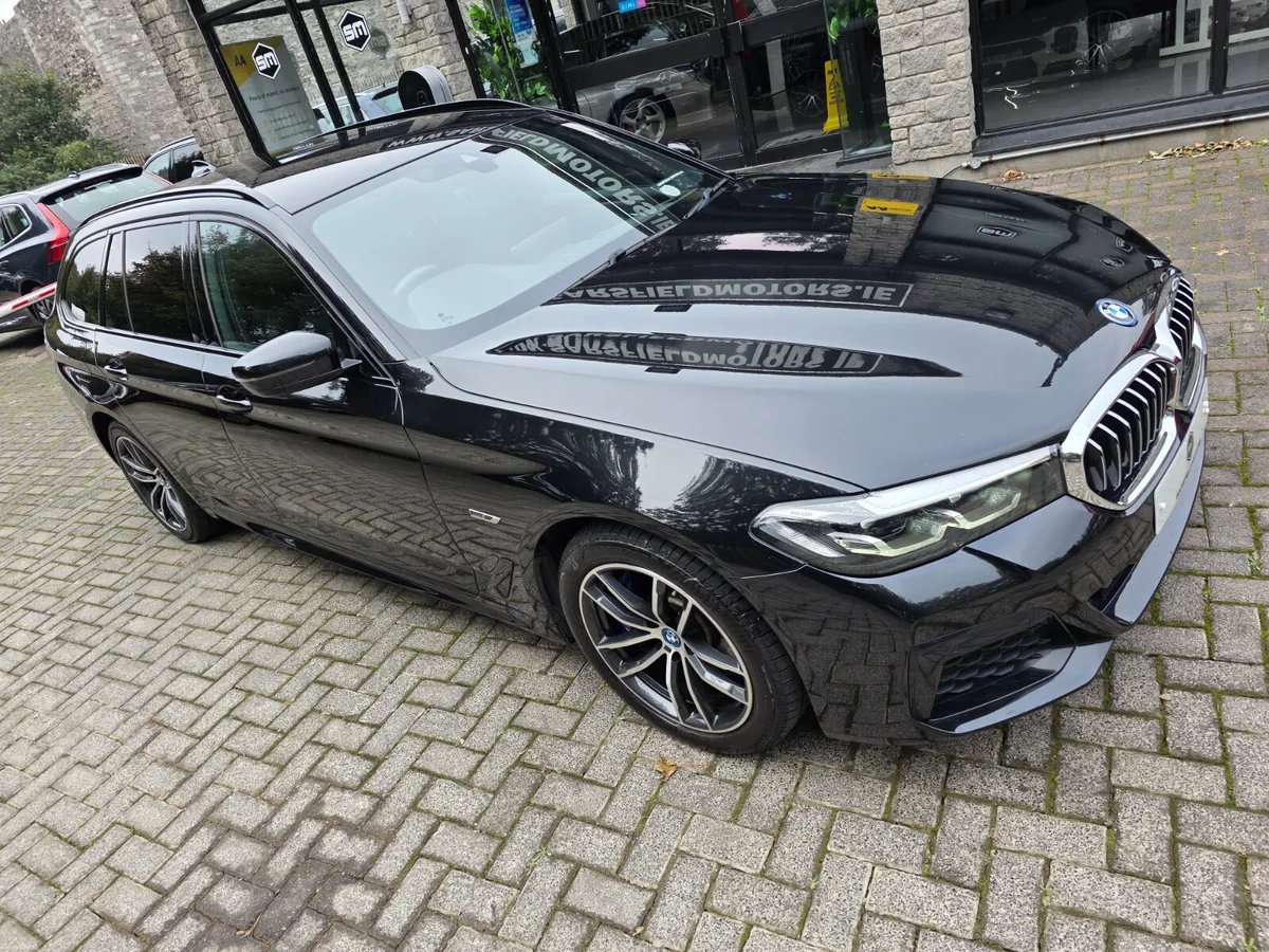 2021 BMW 530E M-SPORT AUTO TOURING . - Image 4