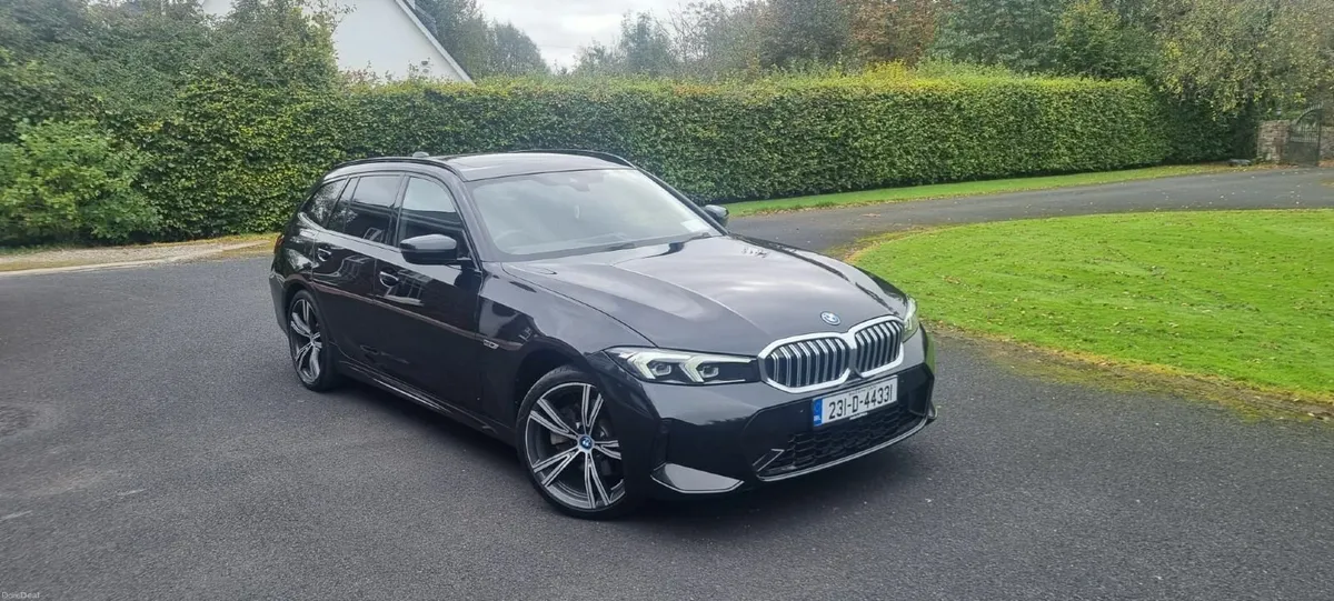 BMW 3-Series 2023 - Image 1