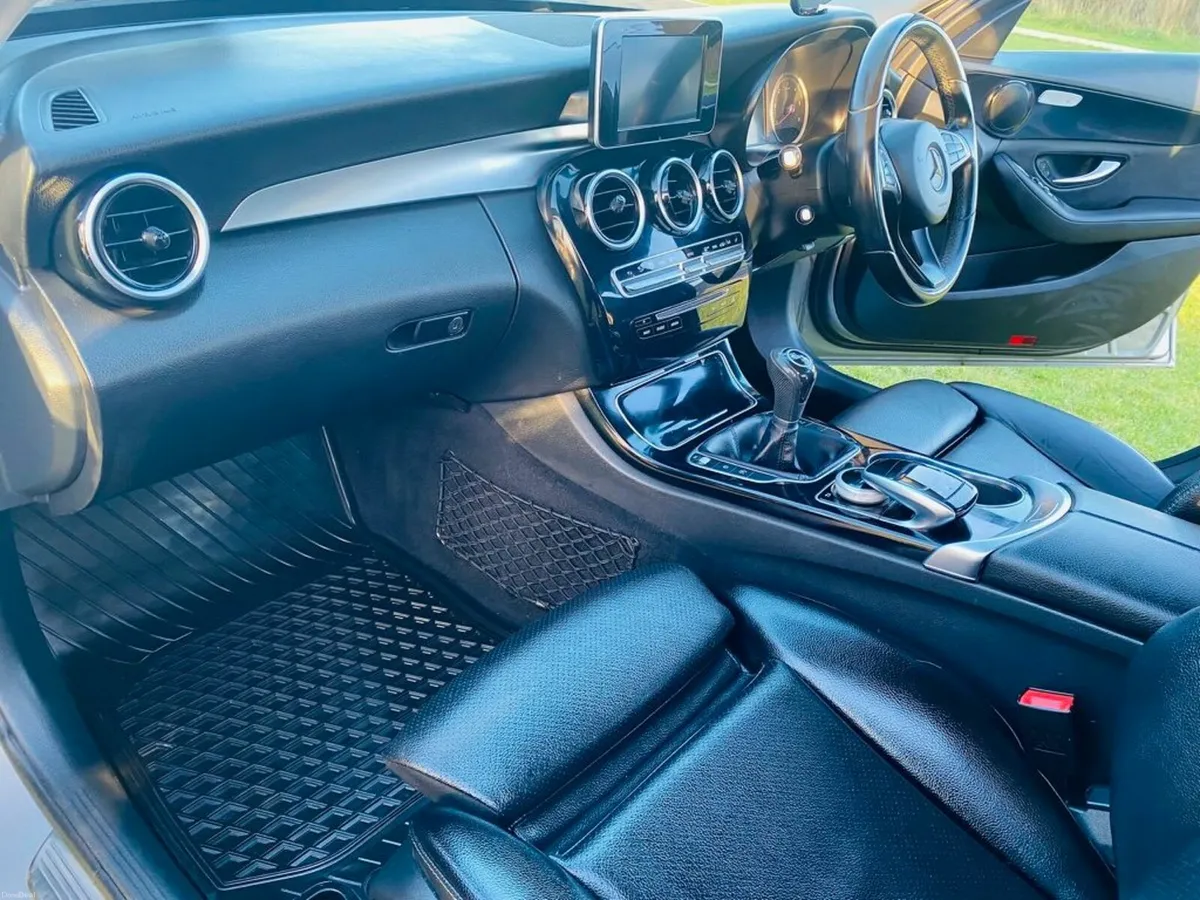 Mercedes-Benz C-Class 2016 - Image 2