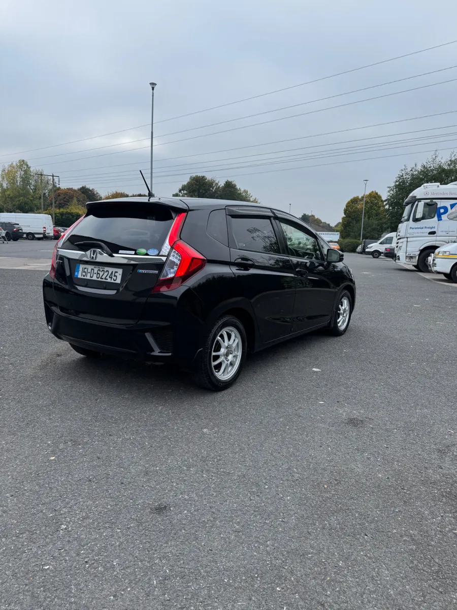 Honda Fit 1.5 Hybrid Automatic - Image 4