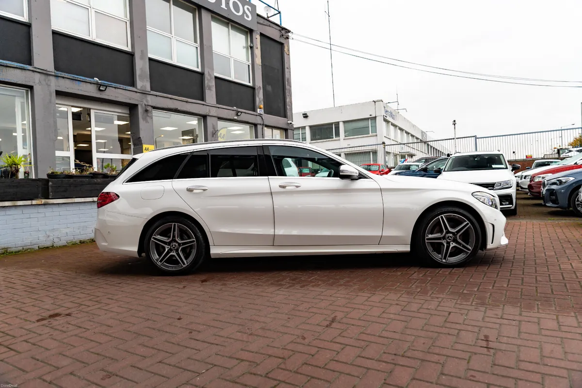 C220D AMG LAUREUS EDITION 5DR ESTATE AUTOMATIC - Image 2