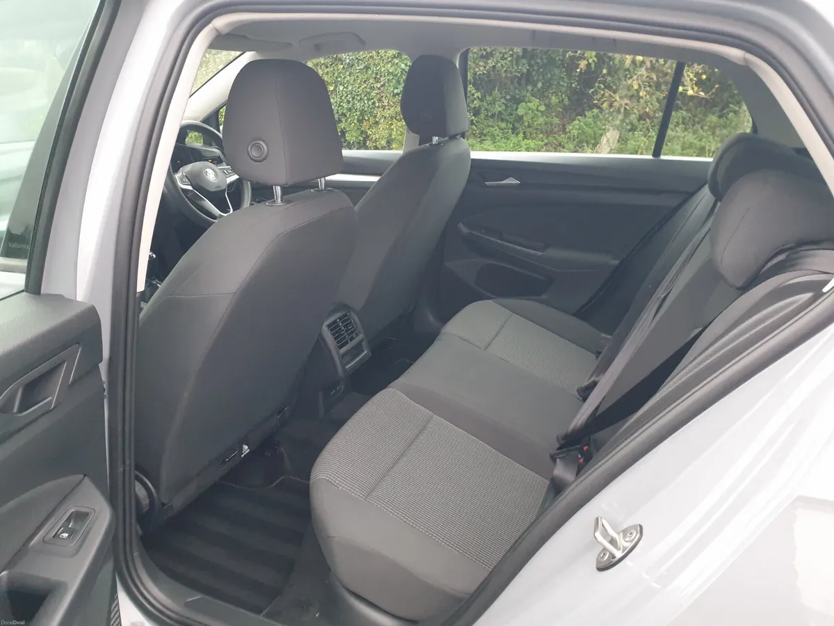 Volkswagen Golf 2021 - Image 2