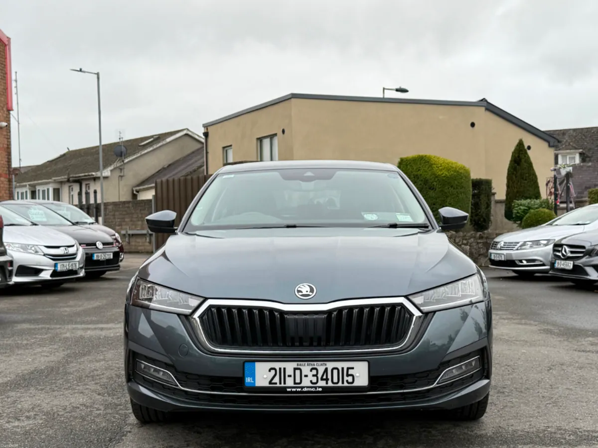 Skoda Octavia STYLE 2.0TDI DSG *IRISH CAR* - Image 2