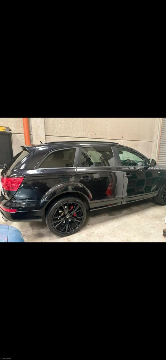Audi Q7 - Image 1