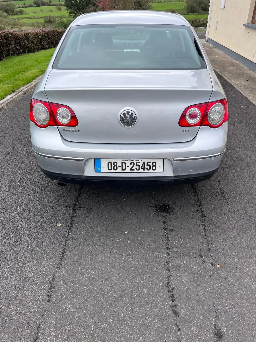 Volkswagen Passat 2008 - Image 2