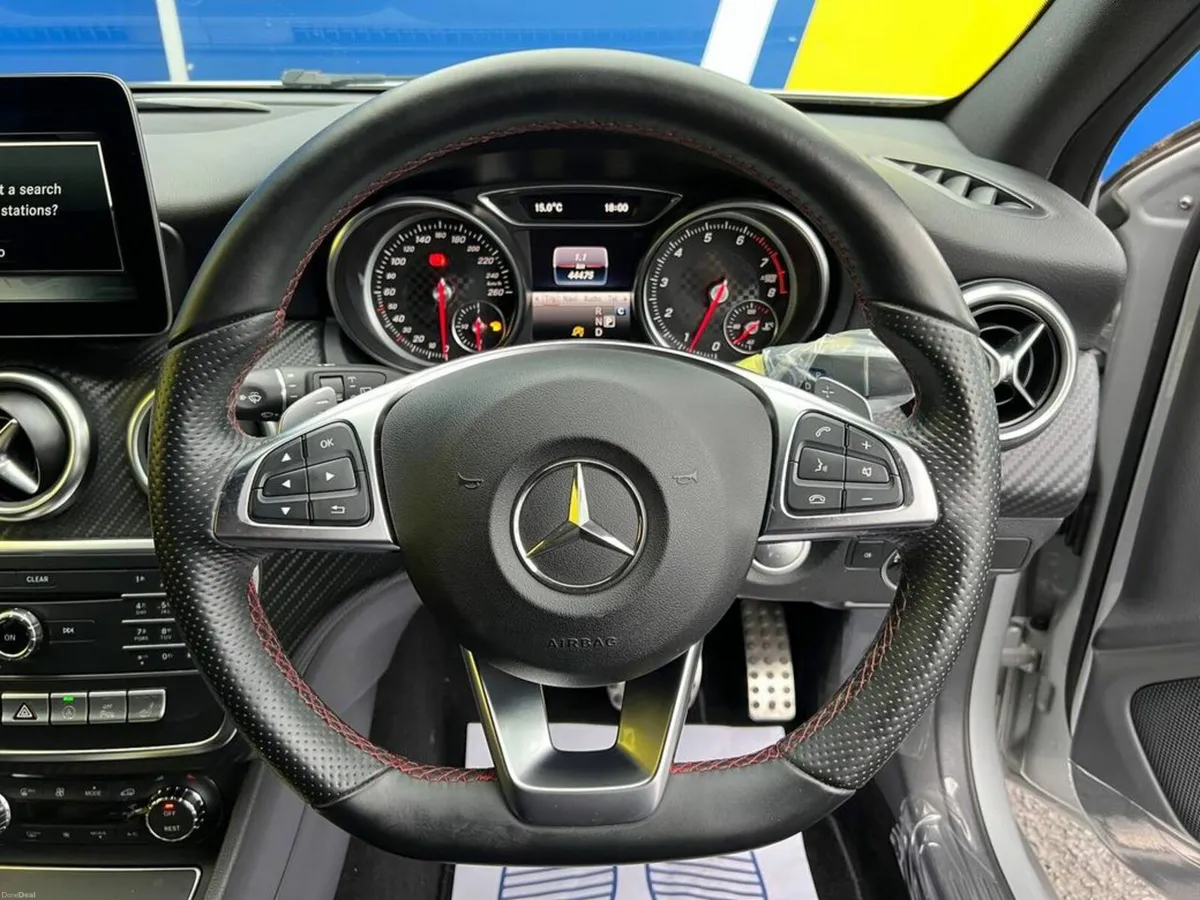 Mercedes-Benz A-Class A180 AMG-LINE 1.6 AUTO // RE - Image 4