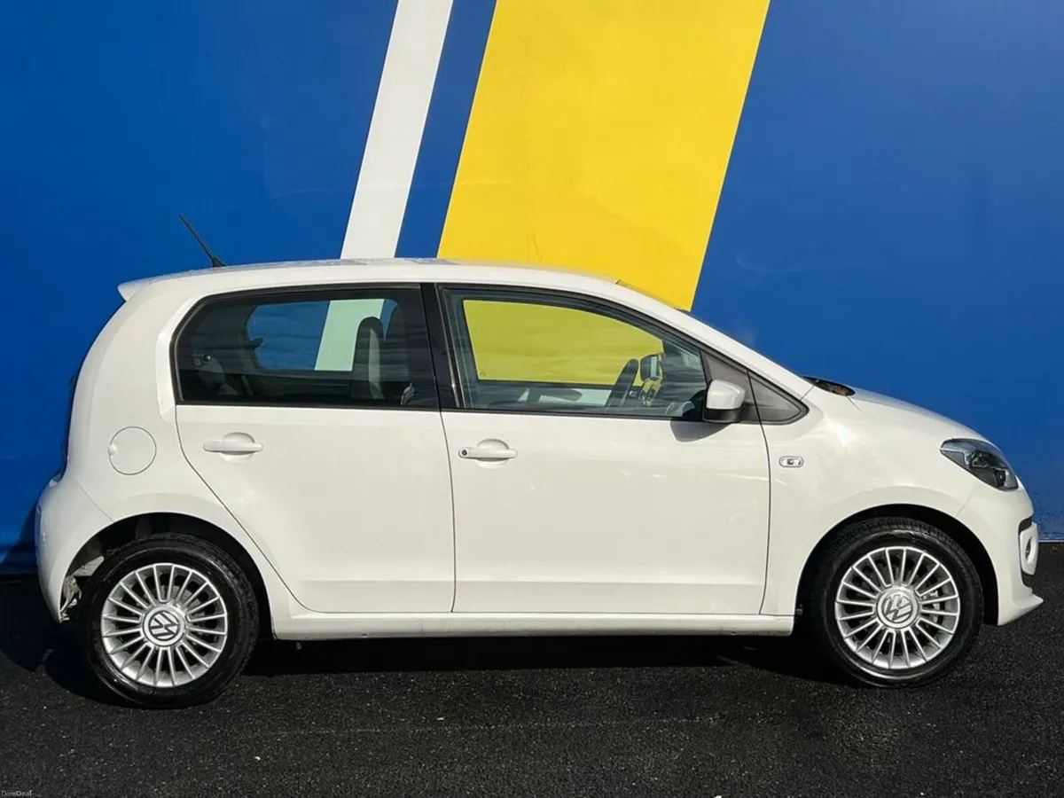 Volkswagen up! 1.0 AUTO // HEATED SEATS // CRUISE - Image 2