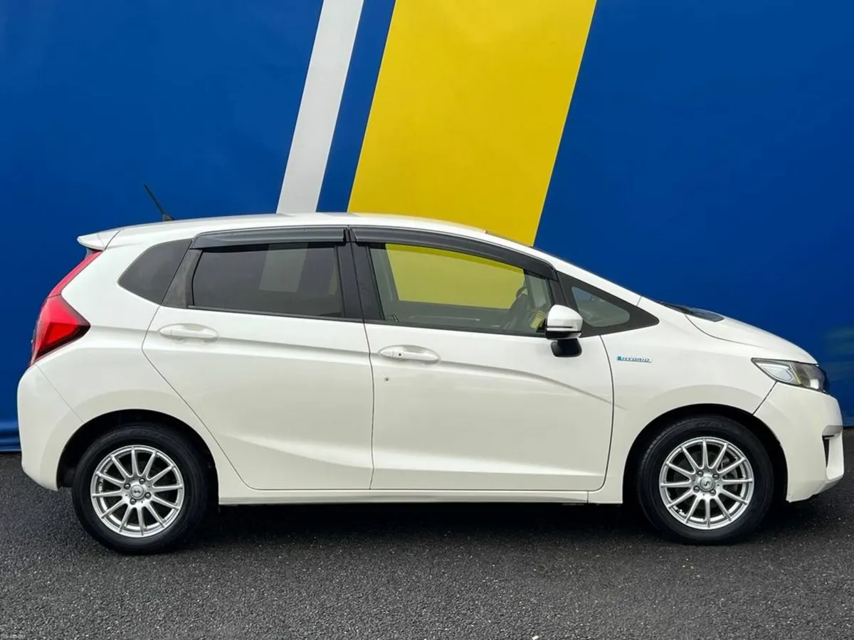 Honda Fit F-PACKAGE 1.5 HYBRID // 2 YEAR NCT // RE - Image 2